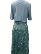 Ensemble Élégant de Robe Florale à Deux Pièces avec Top Court Uni et Col Rond