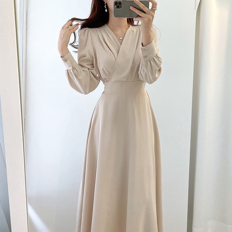 Robe Évasée Chic avec Décolleté en V et Manches Bouffantes